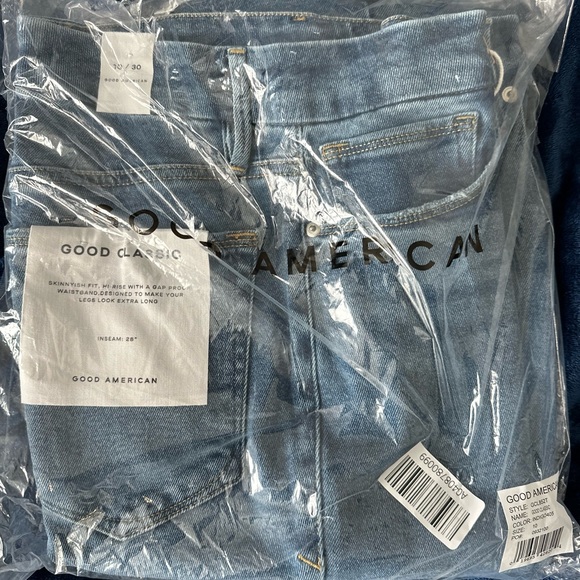 GOOD AMERICAN - GOOD CLASSIC SLIM STRAIGHT JEANS - Picture 2 of 4